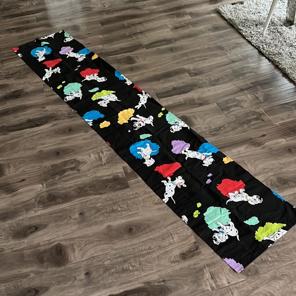 VINTAGE DISNEY 101 Dalmatian’s window valance - like new - Picture 2 of 2